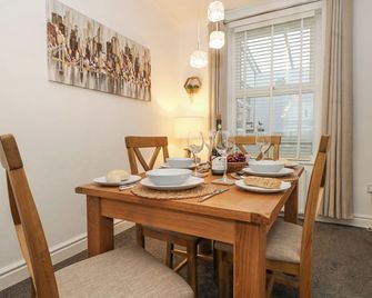 Garibaldi Cottage - Weymouth - Dining room