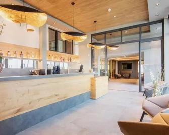 Heuboden Hotel Heu.Loft Freiburg - Umkirch - Рецепція