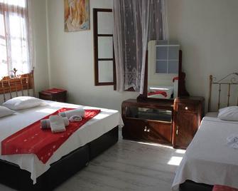 Zeynep Hanim Konukevi - Ayvalık - Habitación