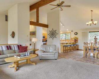 White Elm 28 - Sunriver - Sala de estar