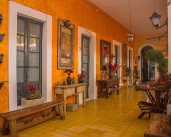 Casona Tlaquepaque Temazcal & Spa - San Pedro Tlaquepaque - Huiskamer