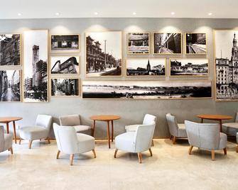 Ji Hotel Shanghai Oriental Pearl Tower - Shangai - Lounge