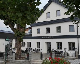 Gasthof Schiefer Zur Zugbrücke - Bad Kreuzen - Gebäude