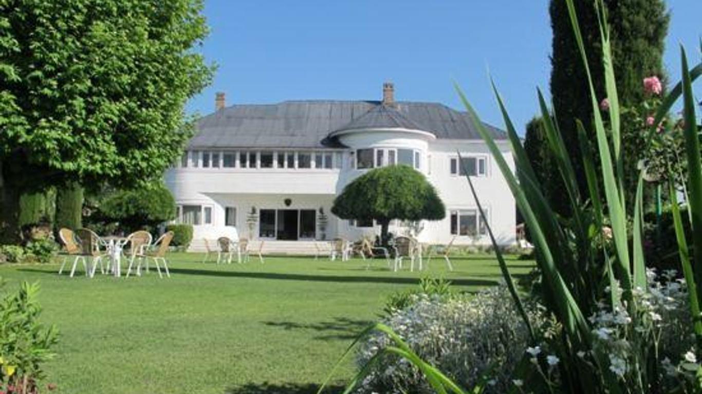 Hotel Dar-Es-Salam