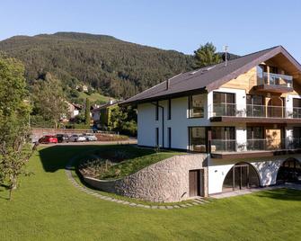 Modern-traditional apartment - Bressanone/Brixen - Building