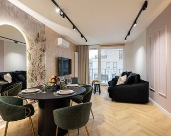 2homerent Apartamenty Garbary 5 - Bydgoszcz - Dining room