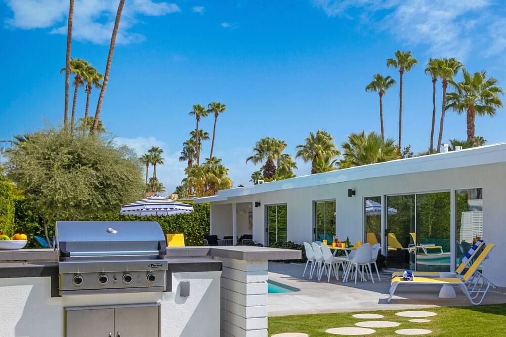 Palm Breeze By Acme House Company - פאלם ספירנגס - פטיו