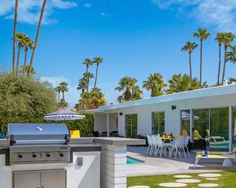 Palm Breeze By Acme House Company - Palm Springs - Patio
