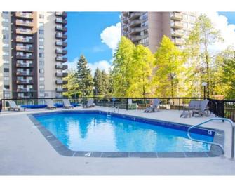 Pelicanstay in Burnaby Lake - Burnaby - Pool