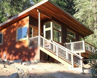 Alpenglow 2 - Yosemite West - Edificio