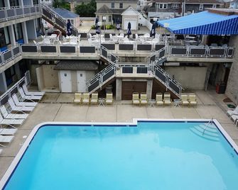 Windjammer Motor Inn - Seaside Park - Piscina