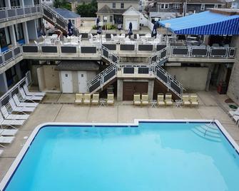 Windjammer Motor Inn - Seaside Park - Piscina