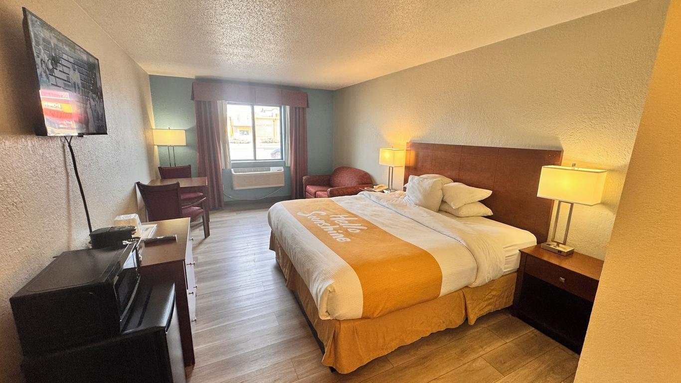 Days Inn by Wyndham Salina I-70