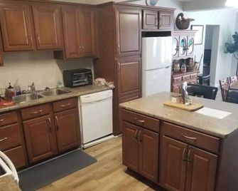 Waterfront Cottage with Large Property - Chatham-Kent - Keuken