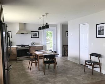 Lakeside large home in Newport - Newport - Restaurante