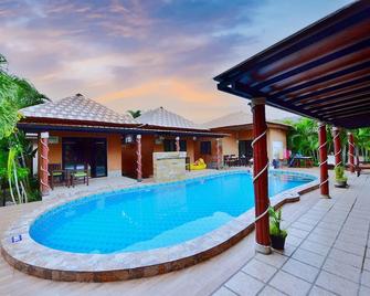 Panisara Pool Villa Resort Huahin - Hua Hin - Piscina