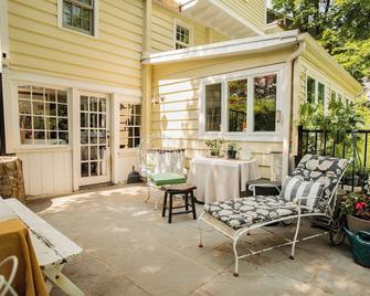 Cold Spring Village Maisonette with Pool - Cold Spring - Pátio