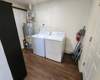 Babbling Brook Apartment - Cañon City - Lavandería