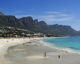 Holiday Apartment Opposite the Beach Seasonsfind the Sunset - Cape Town - Beach