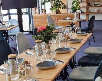B&B HOTEL Rodez Bourran - Rodez - Restaurante