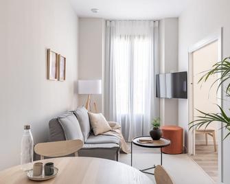 Apartamentos Líbere Granada Catedral - Granada - Sala de estar