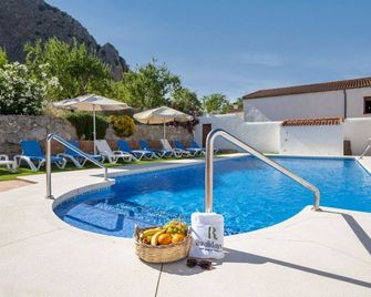 Cortijo Rural Fuente Marchal Montejaque by Ruralidays - Montejaque - Piscina