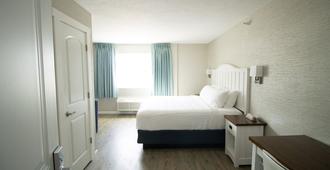 The Baywatch Resort - Traverse City - Bedroom