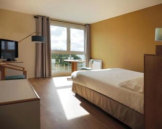 Logis Hotel Du Belvedere - Brest - Bedroom