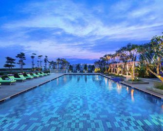 Novotel Tangerang - Tangerang - Piscina