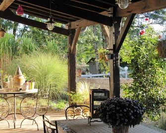 Au Vieux Pressoir - Caussens - Innenhof