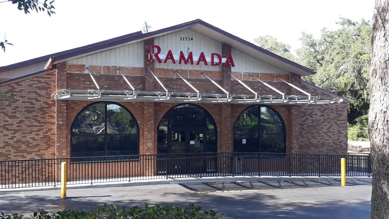 라마다 바이 윈덤 템플 테라스 탬파 노스