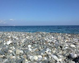 Quattro Torri B&B - Santa Teresa di Riva - Strand