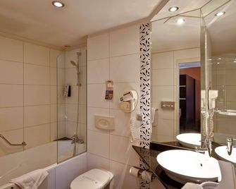 Kyriad Lyon Sud - Saint Genis Laval - Saint-Genis-Laval - Salle de bain