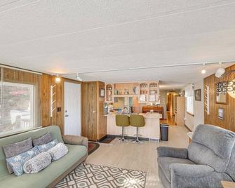 2 Mi to Sturgis Motorcycle Rally Peaceful Home - Sturgis - Soggiorno