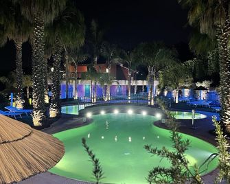 Villa Caribe Restaurant Resort & Spa - Spigno Saturnia - Piscina