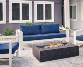 Stayapt Longterm Stays - Madison - Patio