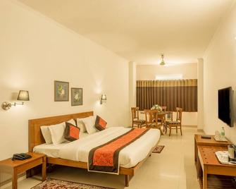 Airport Hotel - New Delhi - Bedroom