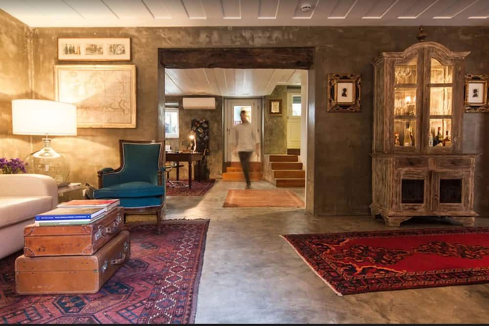 دير لشبونة - تشارمينج هاوس - لشبونة - ردهة