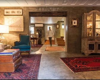 دير لشبونة - تشارمينج هاوس - لشبونة - ردهة