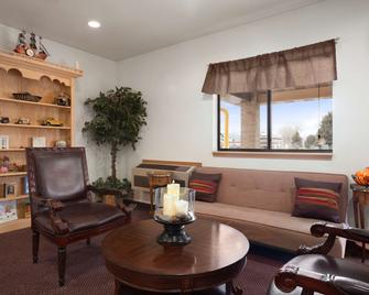 Travelodge by Wyndham Elko NV - אלקו - סלון