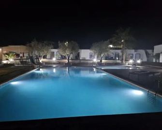 Nefama Pensao - Ourique - Pool