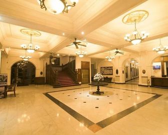 Queen's Hotel - Kandy - Lobby