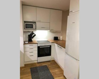 Keskustan Kaksio 45 M2 Autopaikalla, Rau - Oulu - Cocina