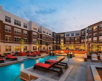 BridgeStreet at the Vue - Beachwood - Pool