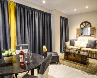 Baia Hotel Apartments Near Acropolis - 雅典 - 客廳