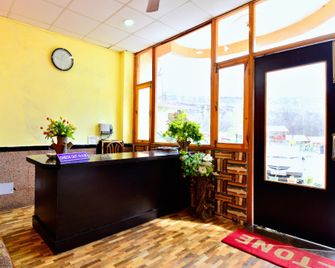 Hotel O River View Mile - Haripur - Front desk