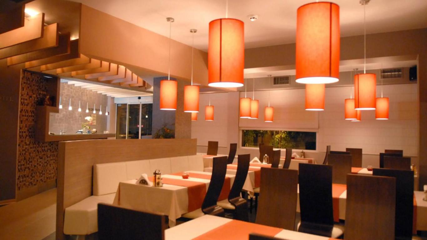 Hotel Avis