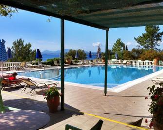 Nautilus Barbati - Barbati - Piscina