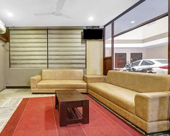 Treebo Darwesh Residency - 500m from Railway Station - Kozhikode - Sala de estar