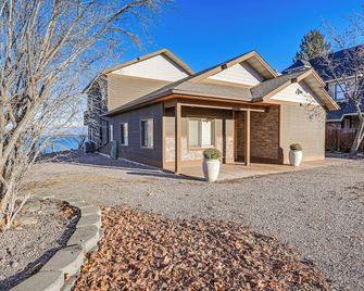 Walk to Flathead Lake: Polson Home w/ Balcony - Polson - Gebouw